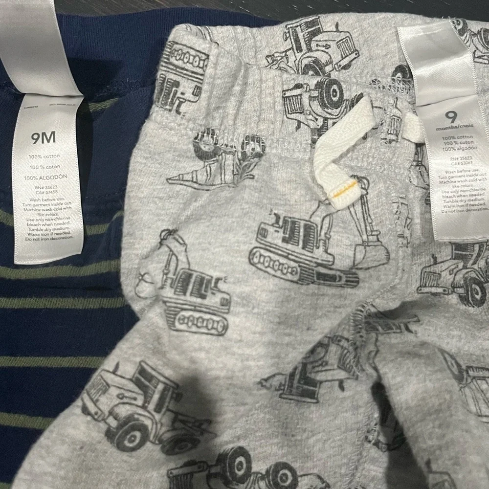 Carter’s  100% Cotton Baby Sweatpants Joggers Bundle of 2 Size 9mo